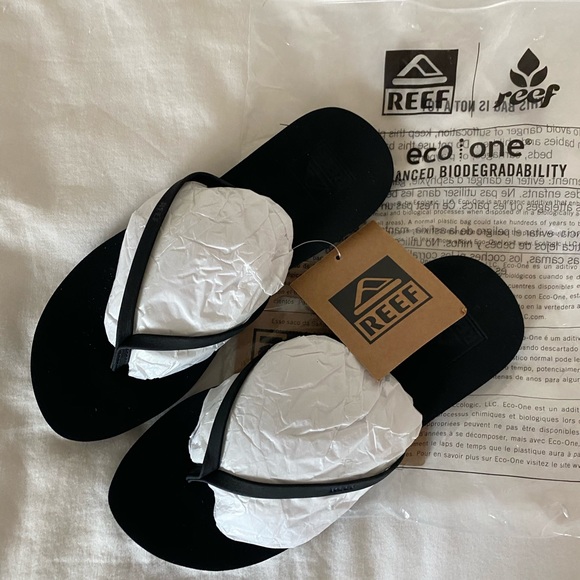 Reef Women’s Sandals, Size 5 - Picture 1 of 6